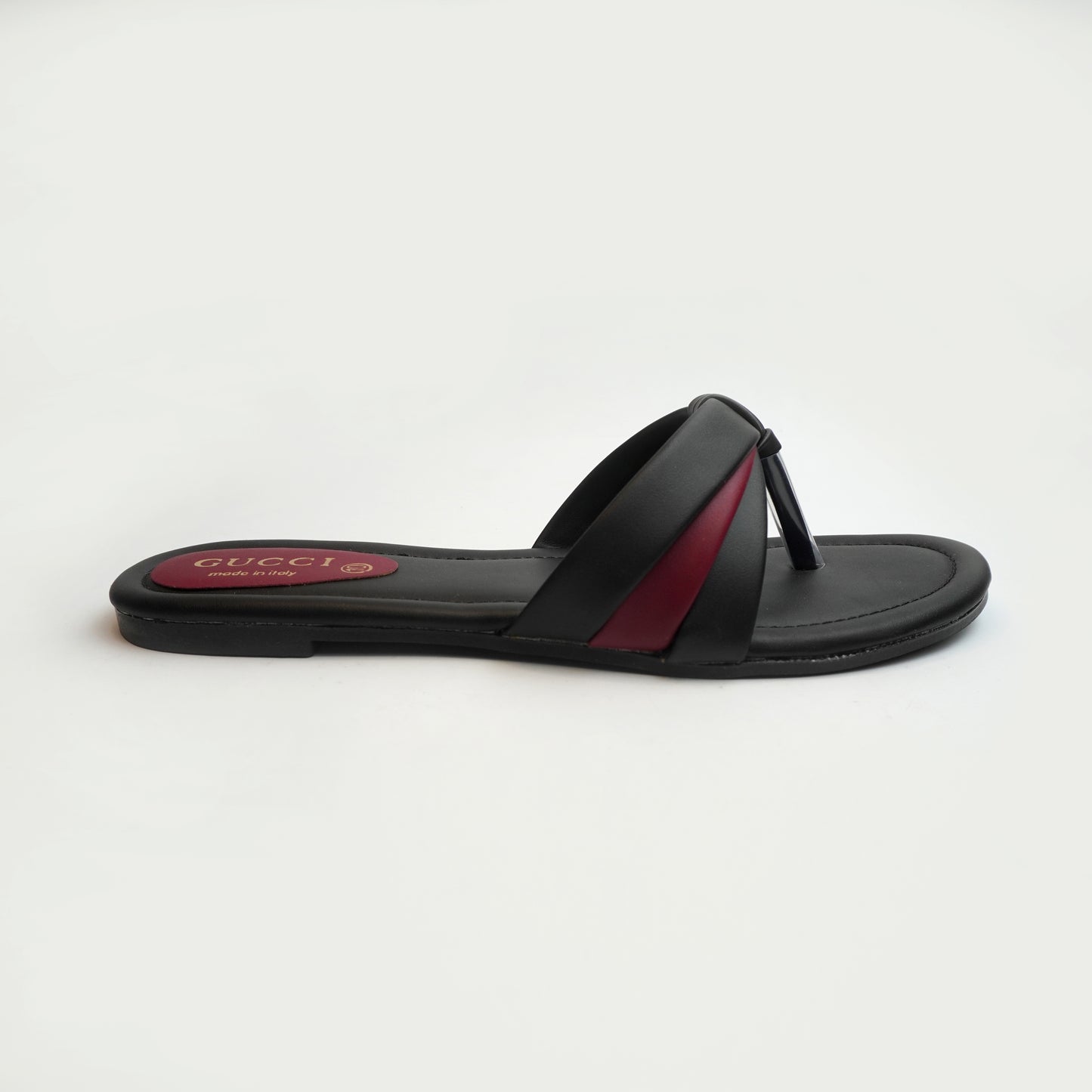 Black flat casual sandals for ladies – Comfortable trendy women’s footwear online Pakistan Nolva
