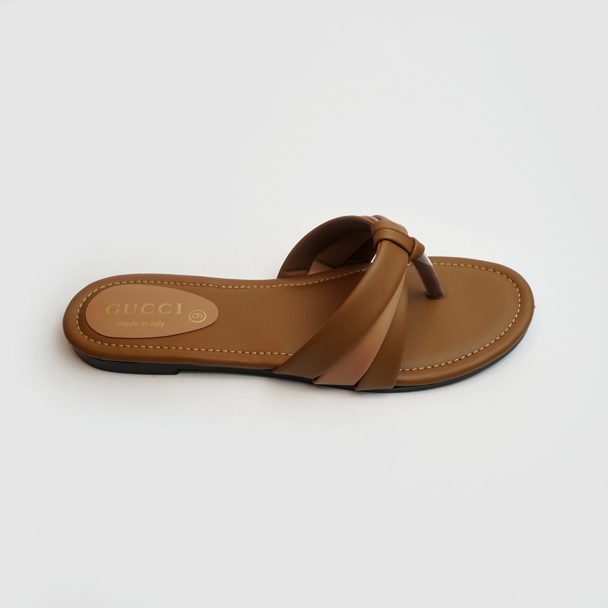 Biege flat casual sandals for ladies – Comfortable trendy women’s footwear online Pakistan Nolva